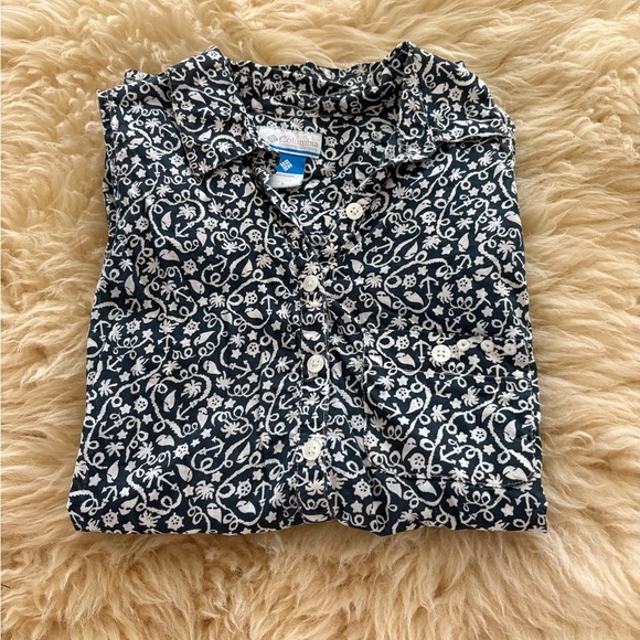 Columbia Sleeveless Blue and White Floral Pullover 1/4 Button Blouse Top - Picture 6 of 6